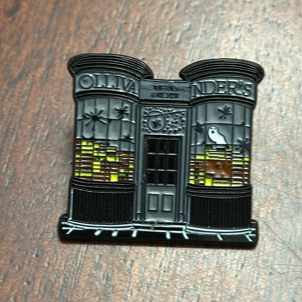 Harry Potter Hogwarts Ollivanders Wand Shop Enamel Pin NWOT